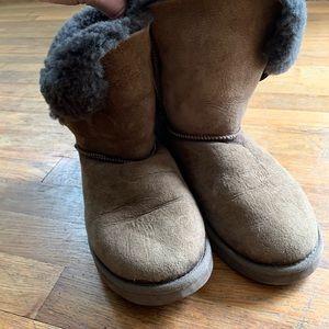 Ugg Bailey button brown boots